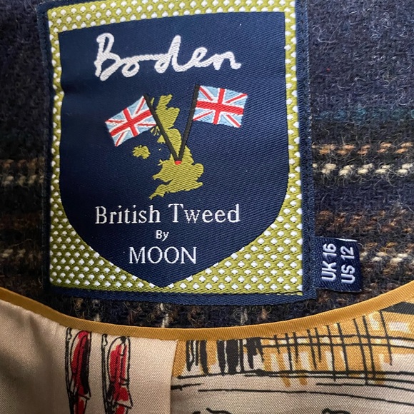 Boden Checkered Blazer in Navy and Gold - Picture 2 of 6